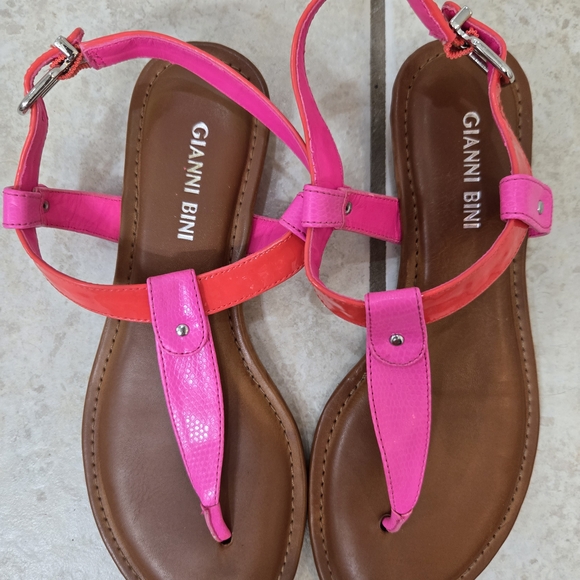 Gianni Bini Fuchsia and Chestnut Sandals - Picture 4 of 4